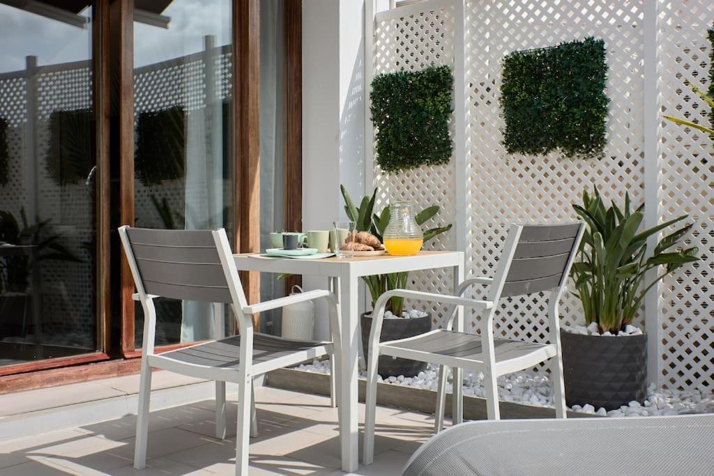 Sunny Cozy Penthouse With A Terrace At Plaza Del Carmen Apartman Valencia Kültér fotó
