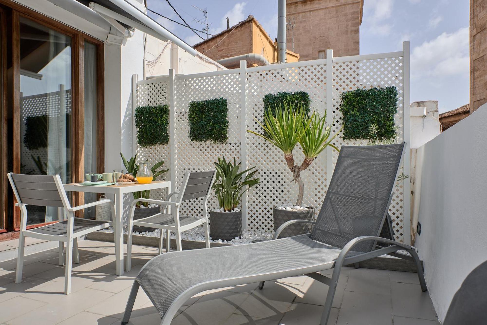 Sunny Cozy Penthouse With A Terrace At Plaza Del Carmen Apartman Valencia Kültér fotó