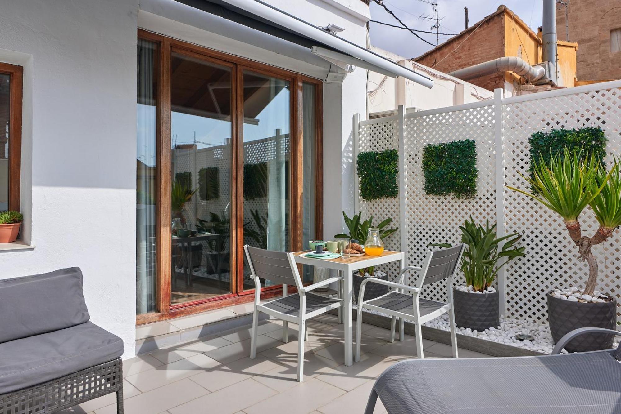 Sunny Cozy Penthouse With A Terrace At Plaza Del Carmen Apartman Valencia Kültér fotó